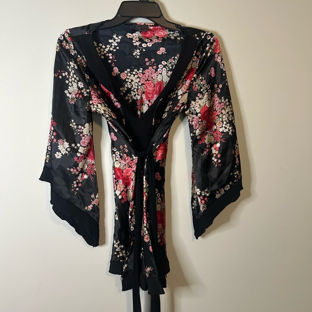 Black and Red Floral Robe Shirt